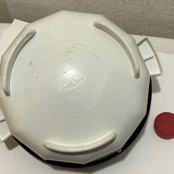 Nordic Ware · Tender Cooker 2.5 qt - Picture 2 of 7